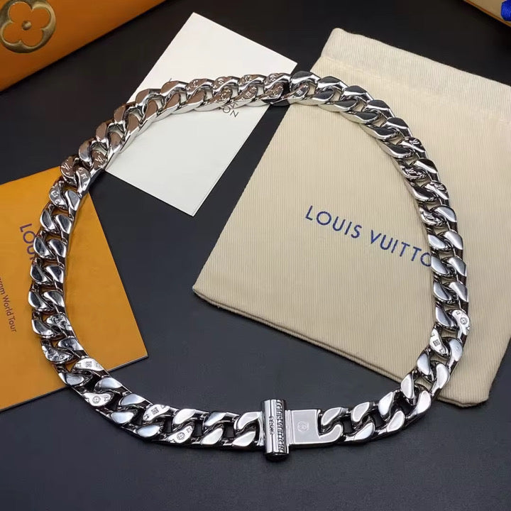 Accesorio Louis Vuitton - Cadena de eslabones metálicos con detalles LV