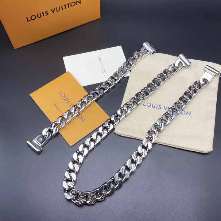 Accesorio Louis Vuitton - Cadena de eslabones metálicos con detalles LV